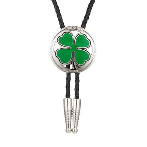 Bolo tie i läder med grön fyrklöver Grön