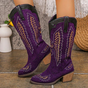 Cowboyboots i mjuk mockalook med snidad västerndetalj