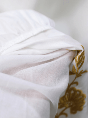 Vit bohemisk klänning