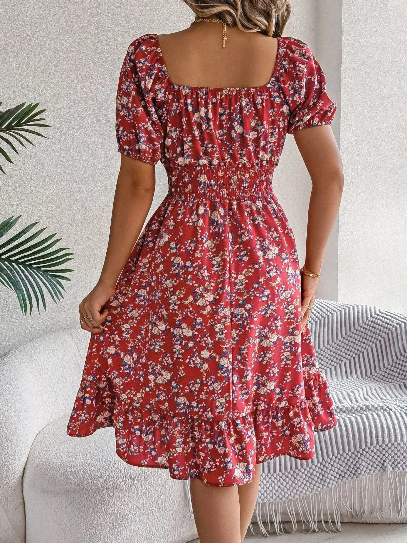 Blommig off-shoulder midiklänning