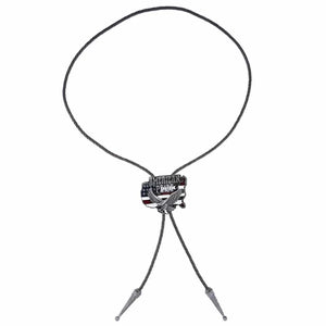 Bolo tie med örn- och flaggmotiv i metall Flerfärgad