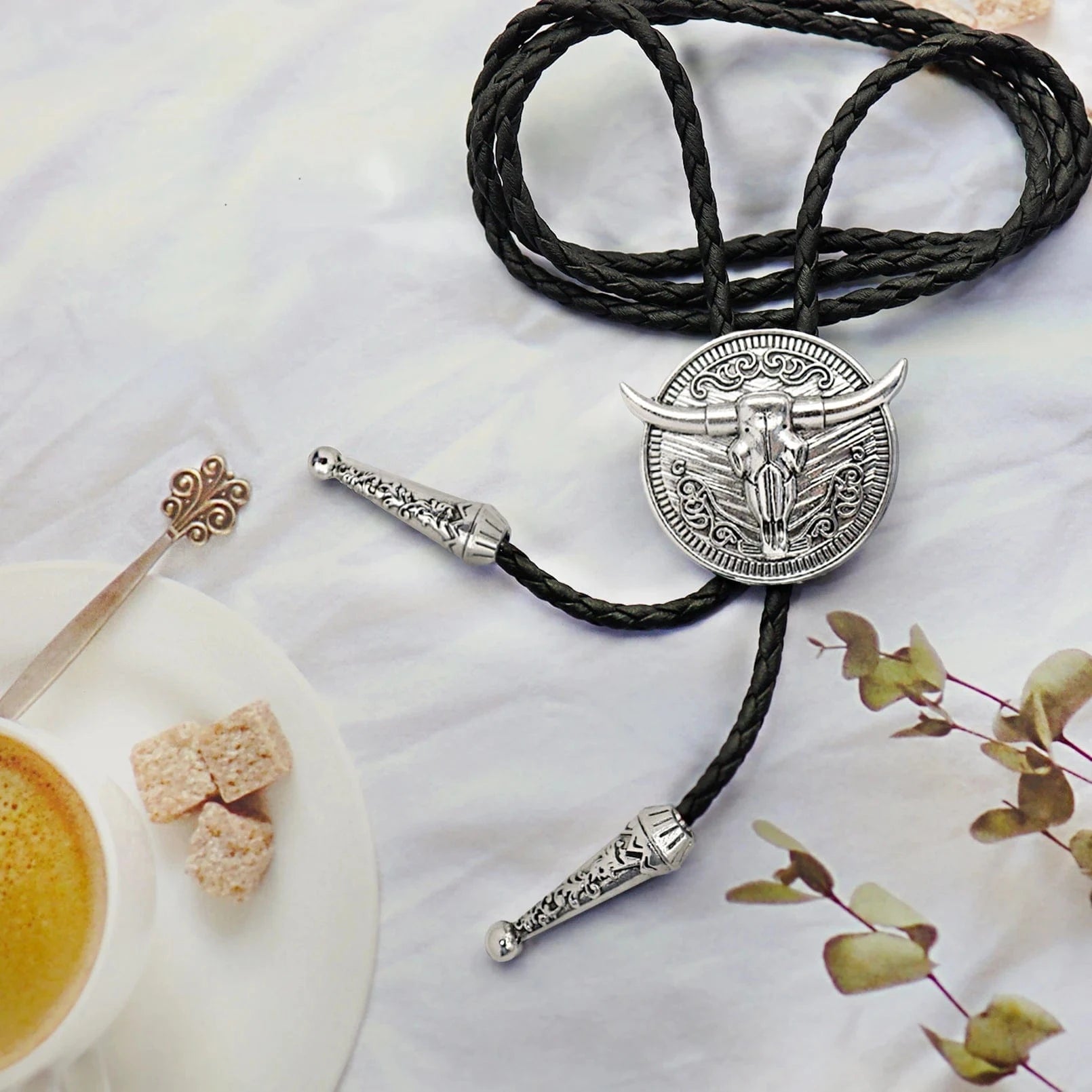 Bolo tie med tjurhuvud i silver Silver