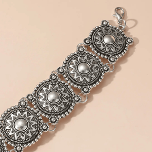 Choker-halsband med conchos i western stil