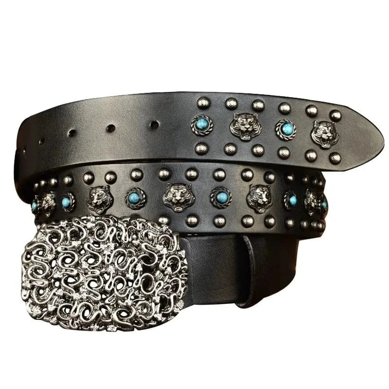 Cowboybälte i Tjockt Läder med Metallnitar och Ornament