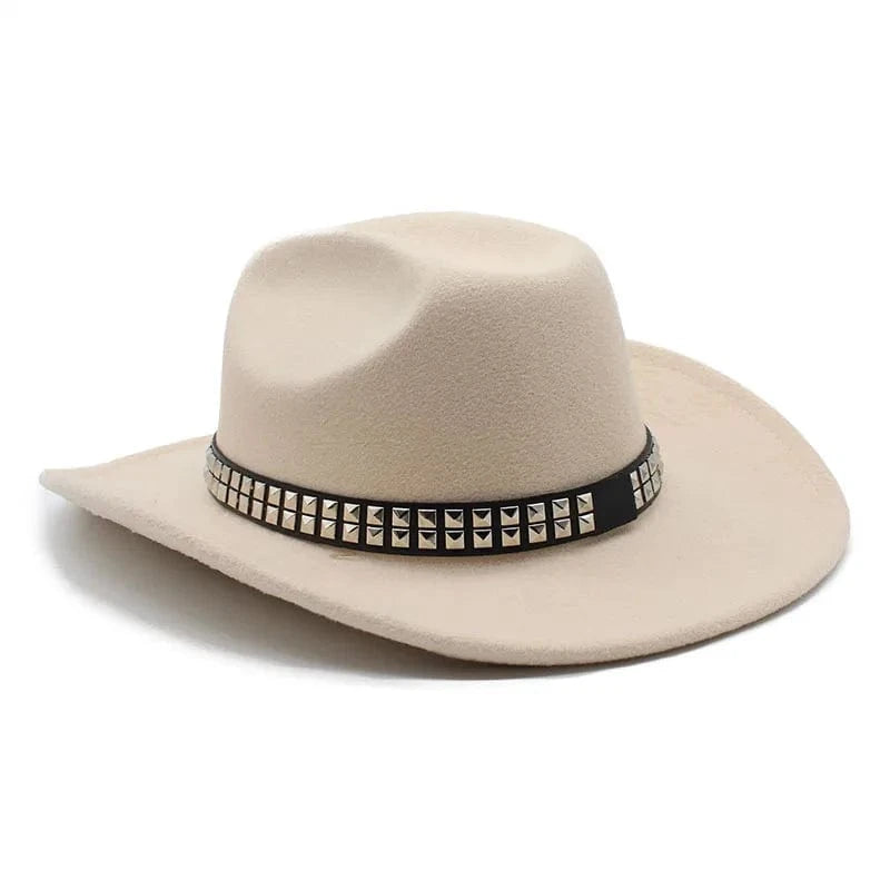 Cowboyhatt i filt med elegant nitbälte