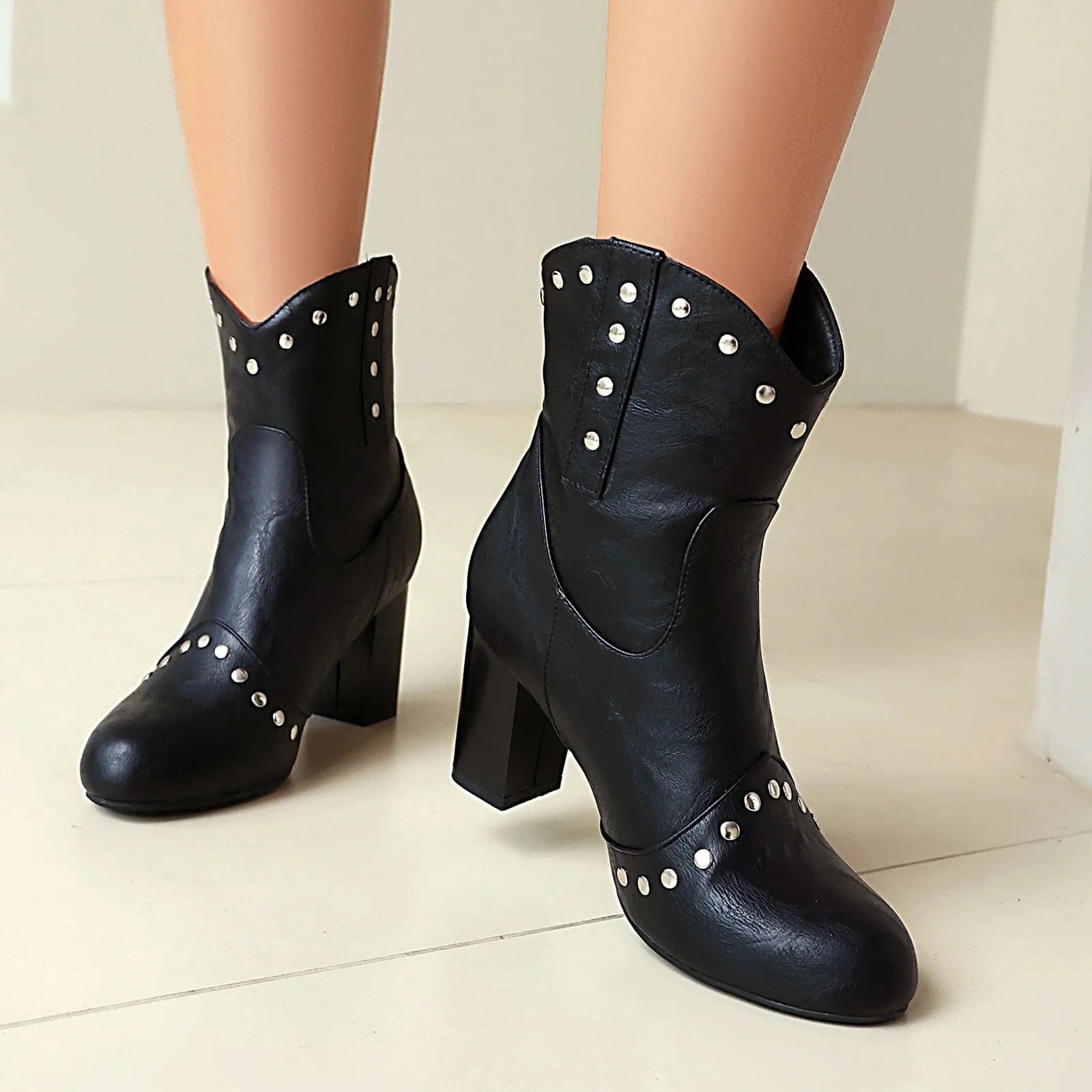 Cowgirl-Ankelboots med Nitar