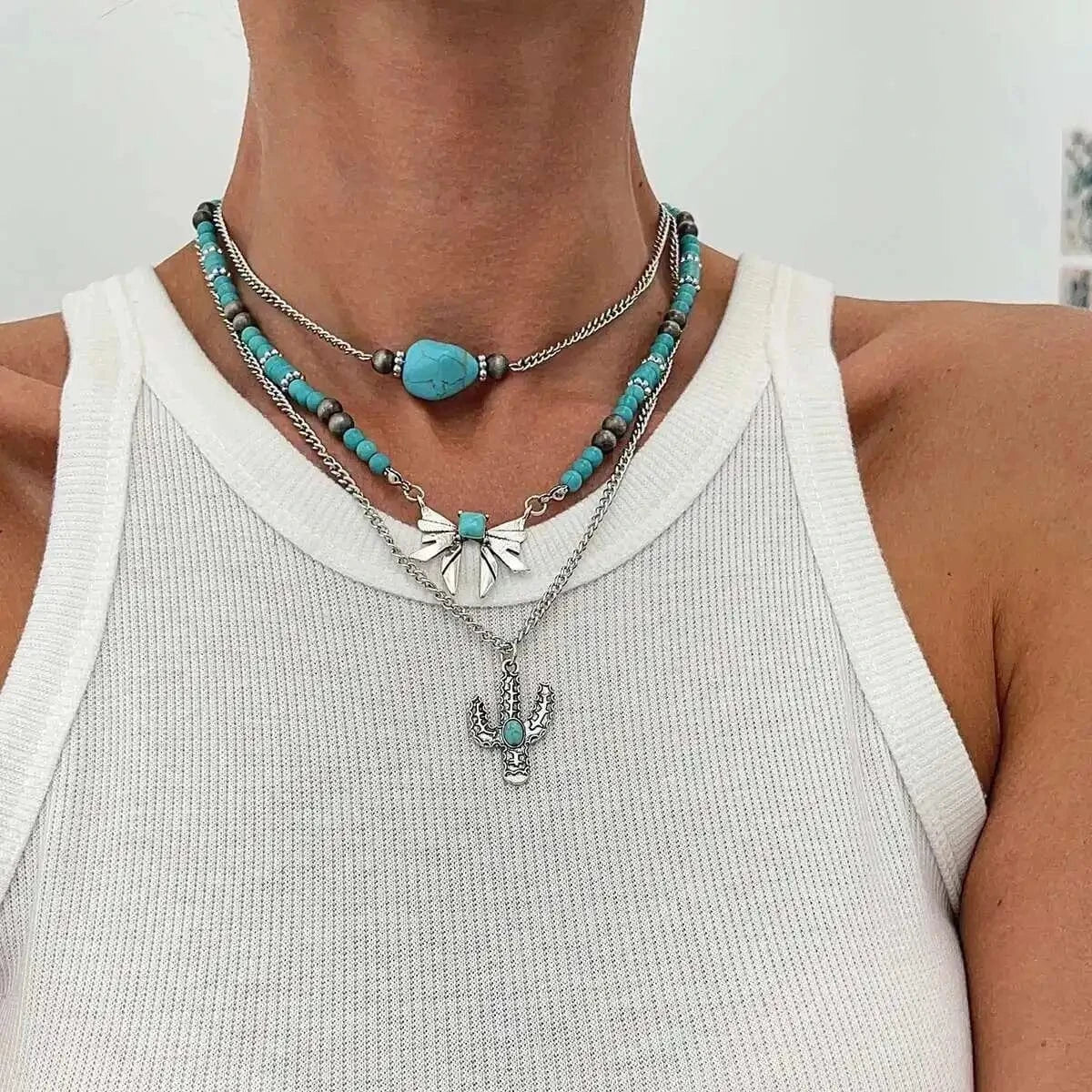 Flerradigt halsbandsset i western stil med turkoskors och choker Stil  2