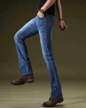 Utsvängda jeans för herr